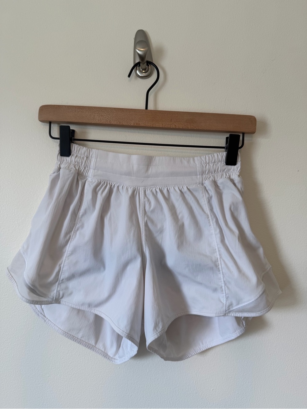Lululemon Hotty Hot Short II *Long 3.5” inseam 
White, SZ 6